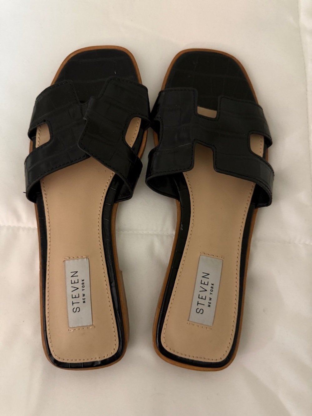 Steve Madden Hayden New  New York Black Croc-Embossed Slide Sandals